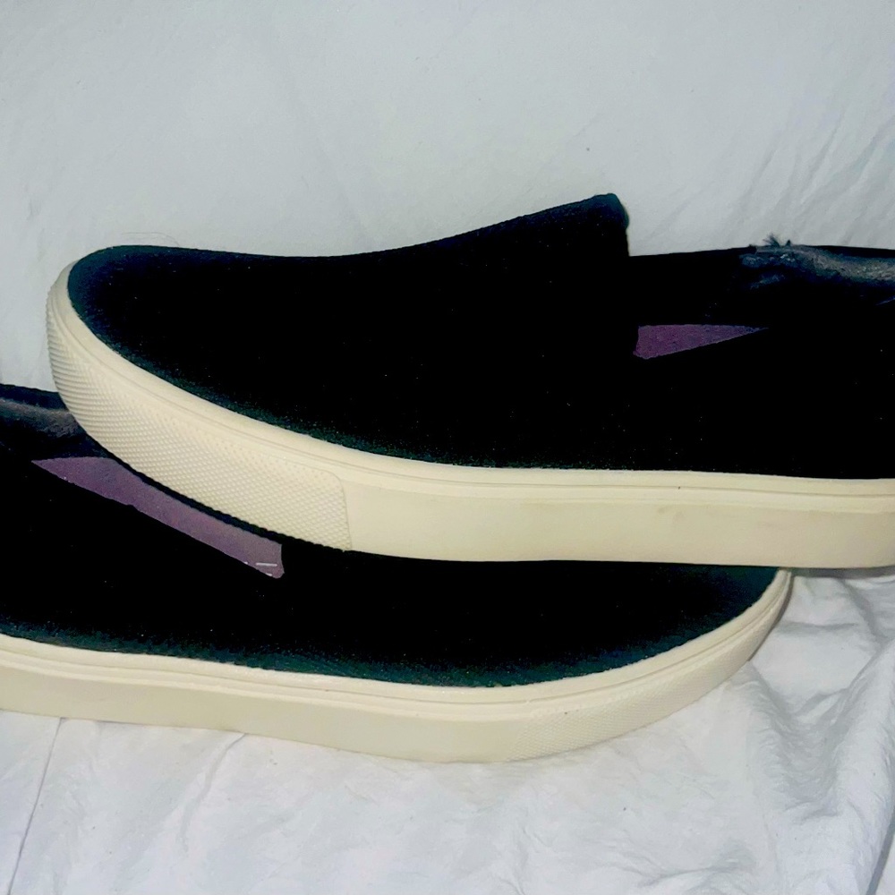 Slip on sneakers